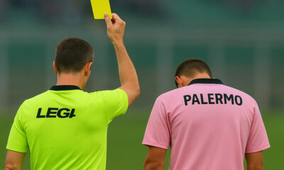 Arbitro ammonizione